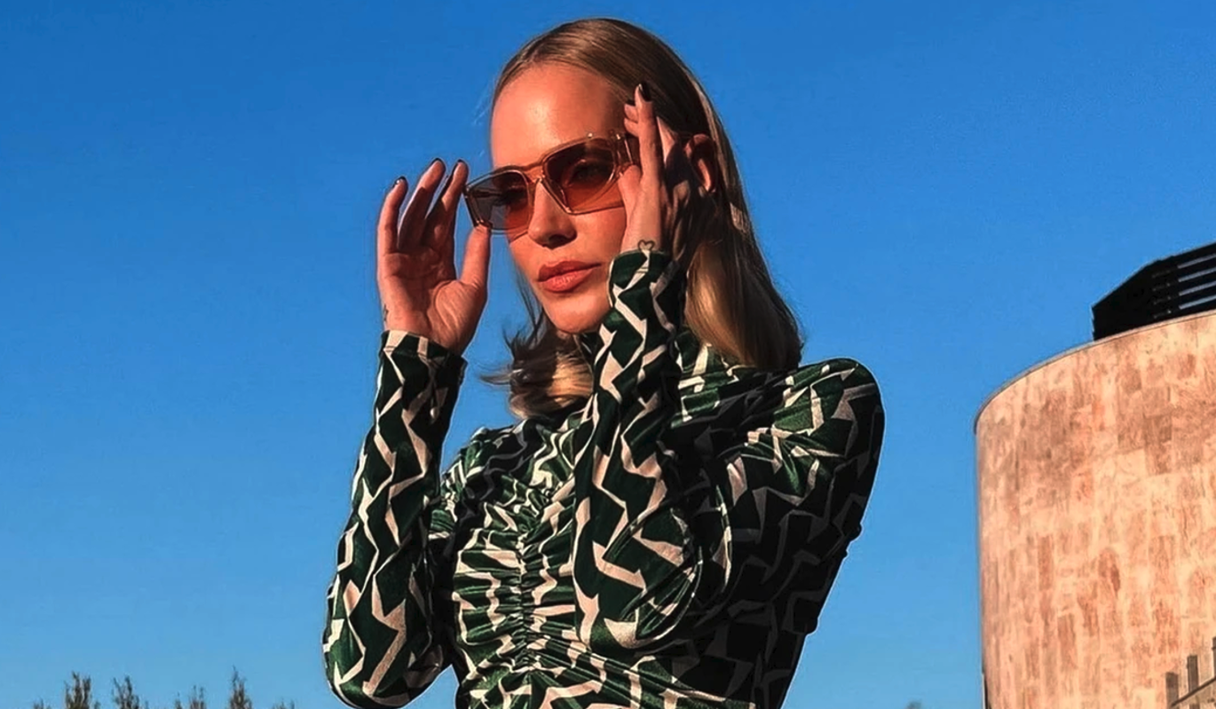 Объявлены сроки возвращения певицы Глюкозы на большую сцену после громкого скандала