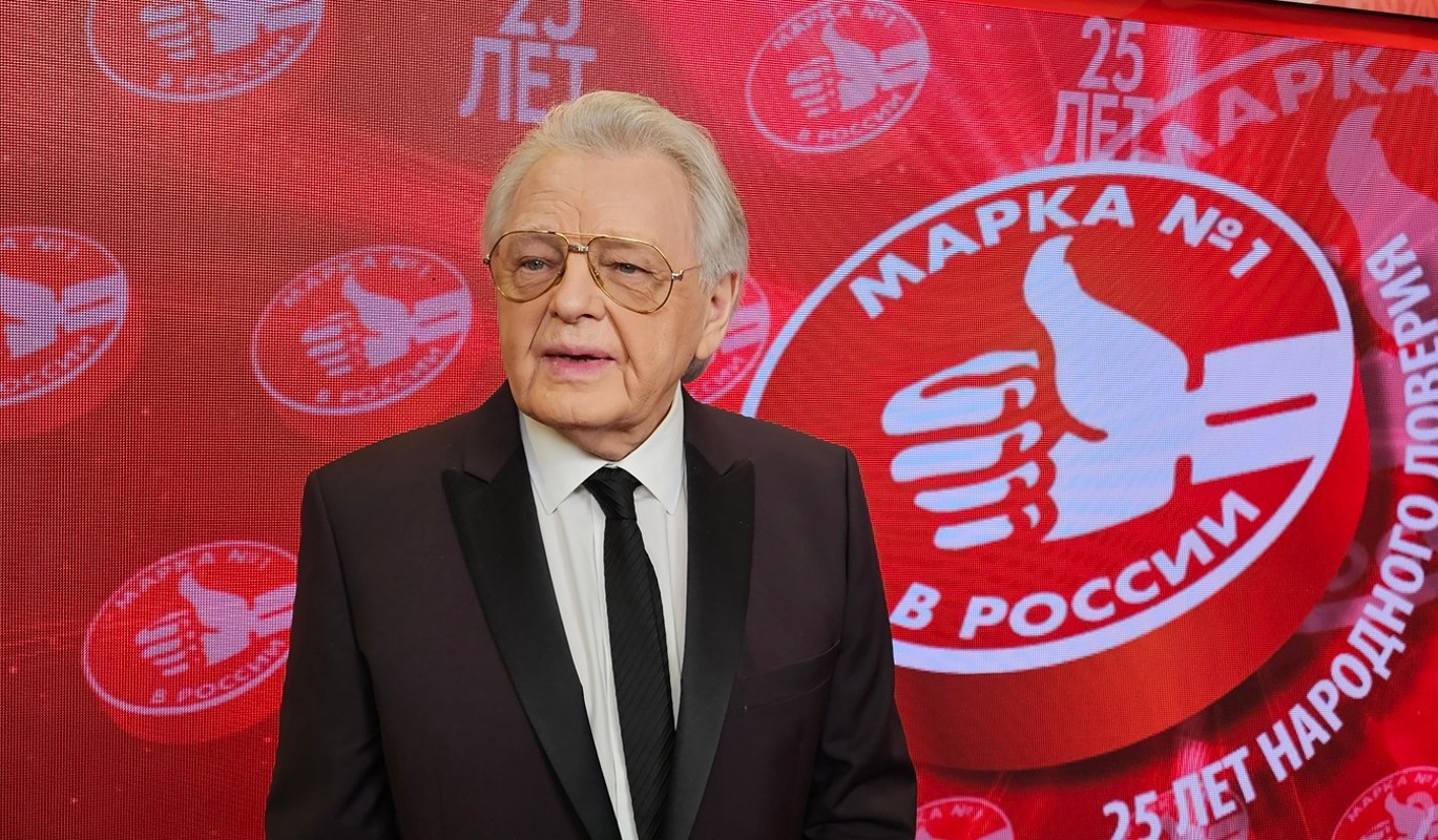 Врачи спасают переломавшего ребра 80-летнего Юрия Антонова