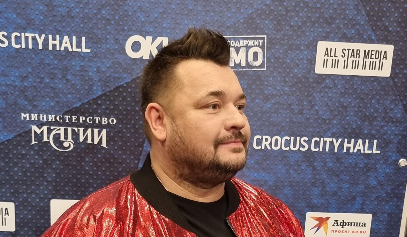 Сергей Жуков заявил о нападении фанатки: Порезала мне ладонь