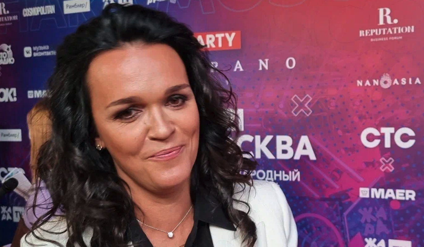 Певицу Славу срочно увезли в больницу после концерта: Проблемы с сердцем? 