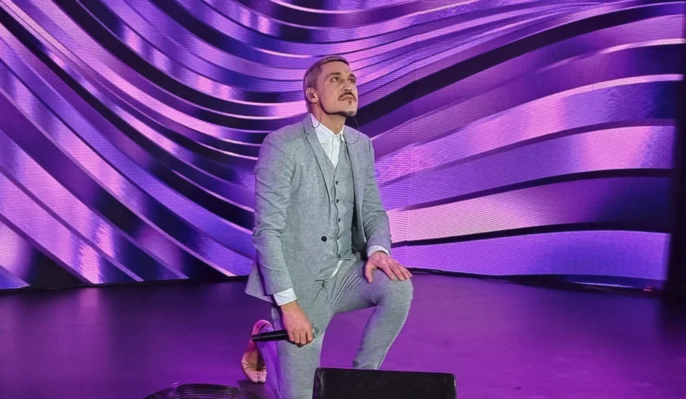 Столкнувшийся с трудностями Билан не может въехать в свою новую квартиру