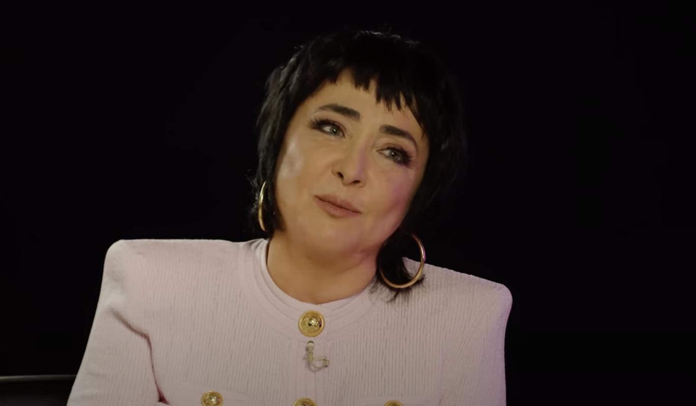 Лолита публично сделала непристойное предложение молоденькому певцу