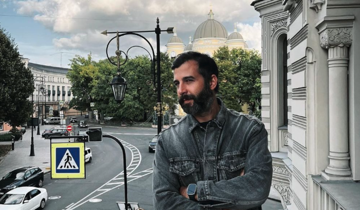 Вышедший на сцену Ургант обратился к Пугачевой по важному поводу