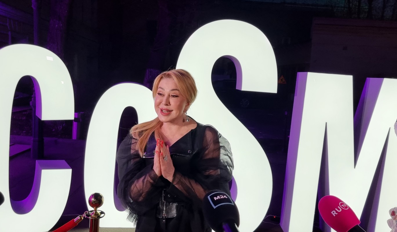 Успенская бурно отреагировала на попытки дочери привлечь ее к занятию с шестом