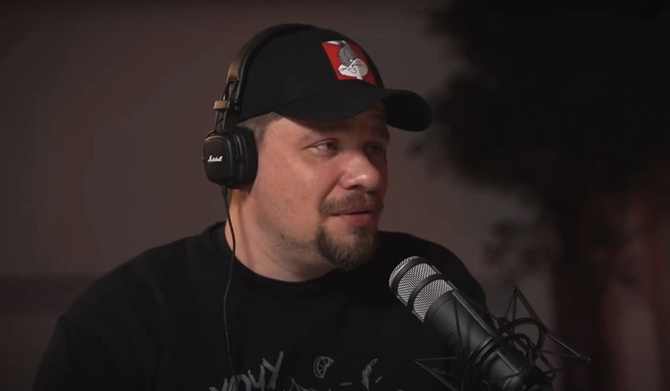 Вываливший огромное пузо Гарик Харламов публично опозорился