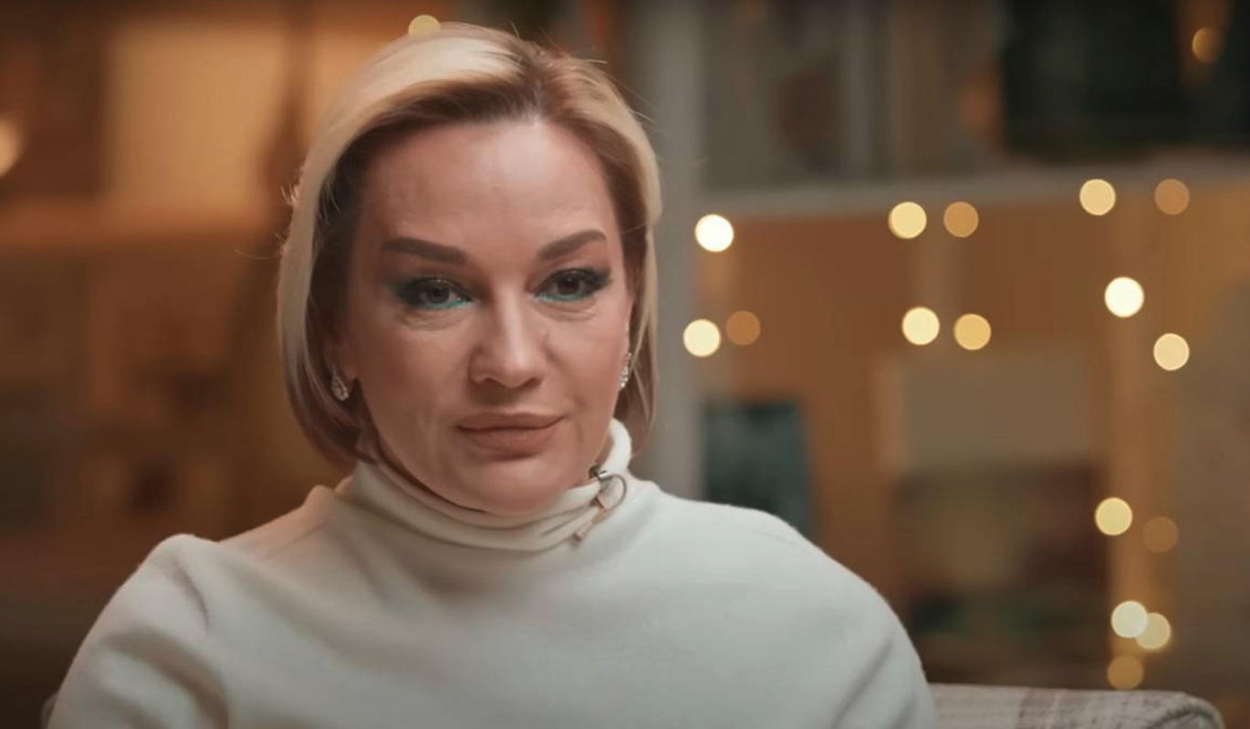 Буланова показала кадры редкой встречи с мужем: Видимся только во время поездок в Москву