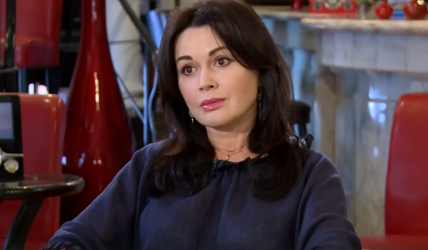 Могила Заворотнюк утонула в годовщину ее смерти