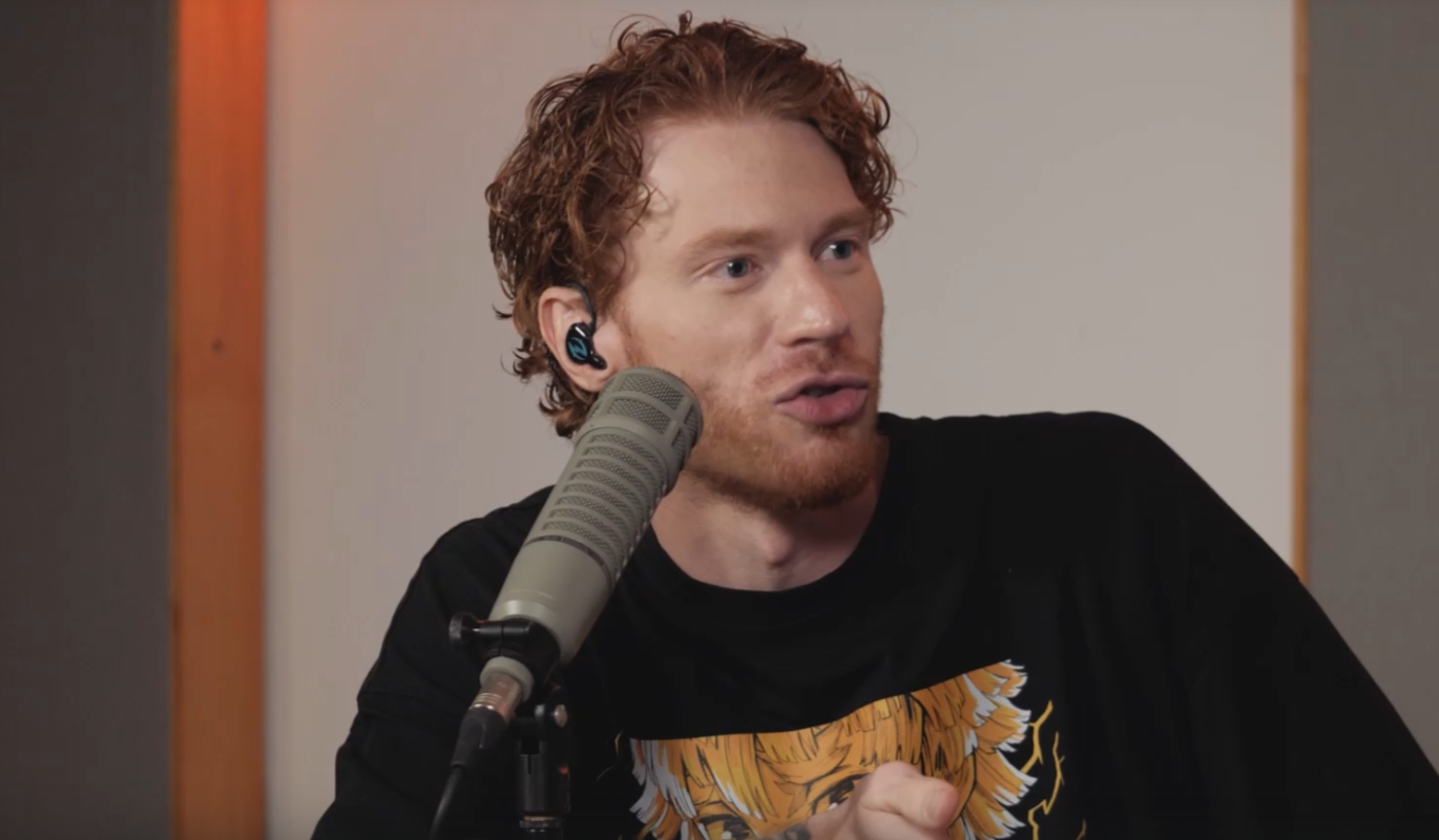 По Сети разлетелись пикантные снимки жены Преснякова