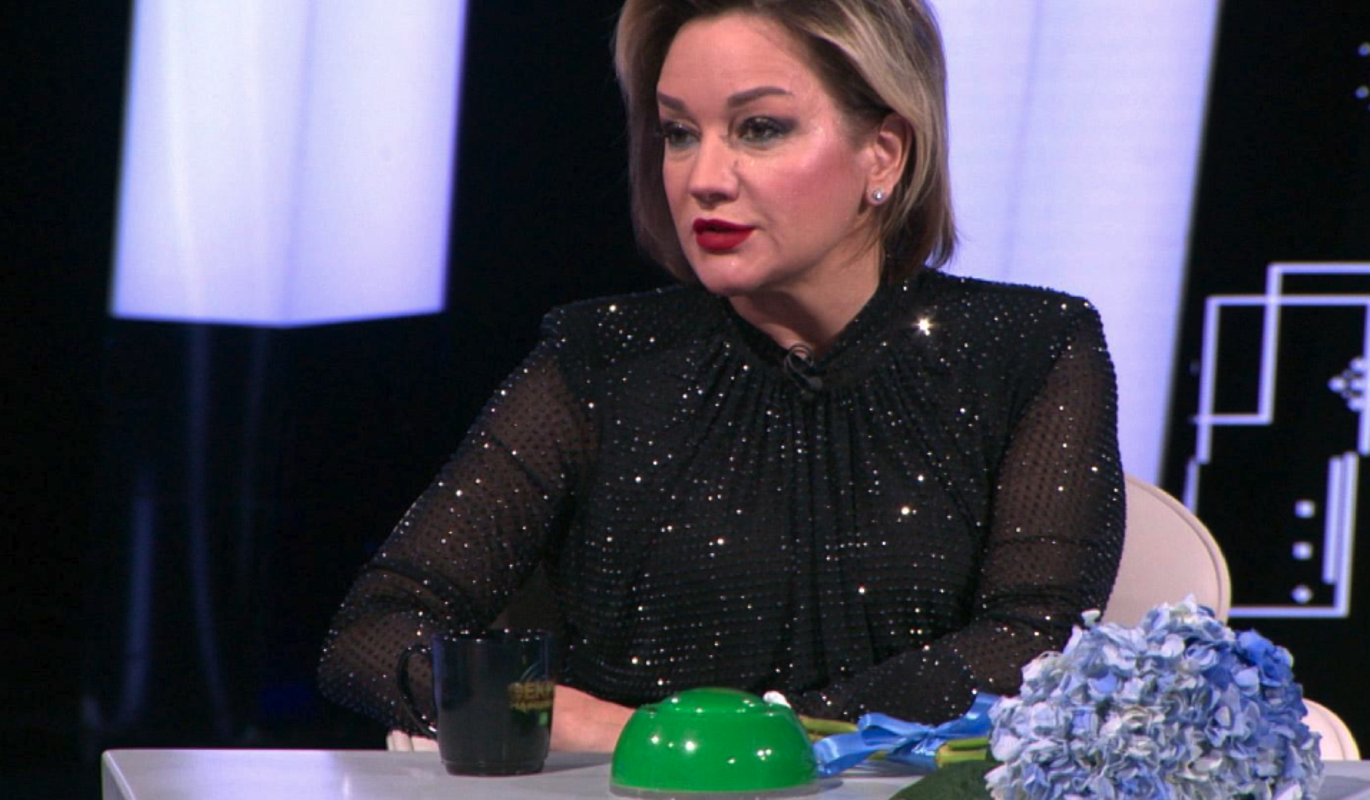 Опустившая руки Буланова расписалась в собственной беспомощности: Я тупенькая