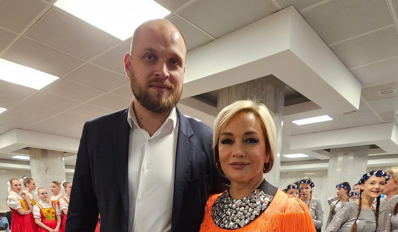 Живущая с молоденьким Буланова заговорила о разводе