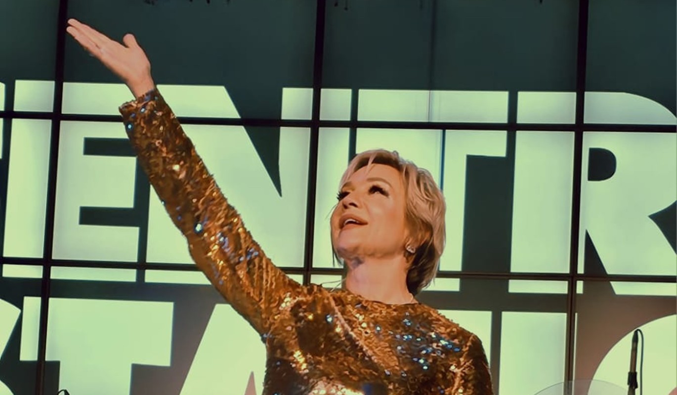 О веселой ночи Булановой в клубе свободных нравов говорит вся Москва