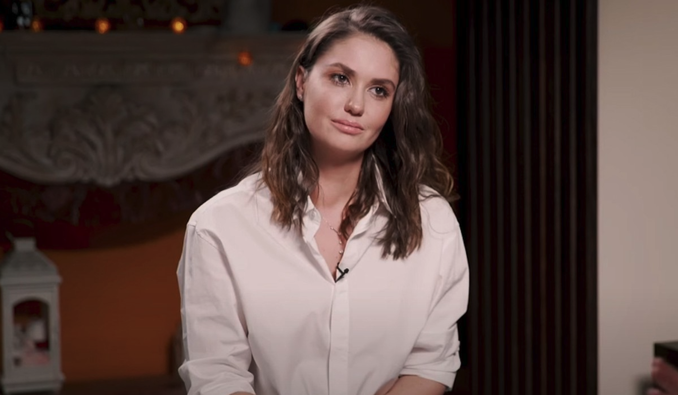 Муцениеце официально подтвердила третью беременность