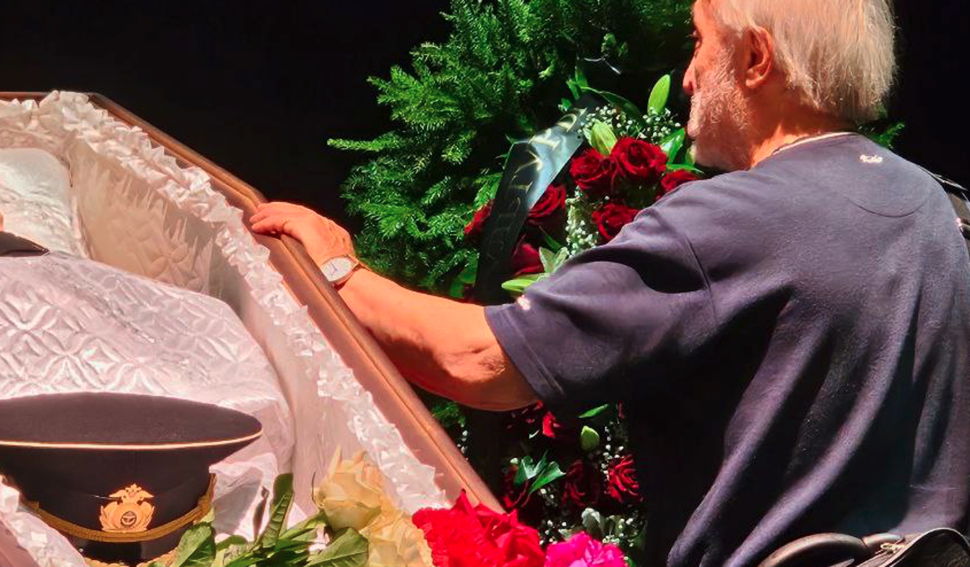 Вот тебе сосед и друг: Боярского не дождались на панихиде по убитому раком Ивану Краско