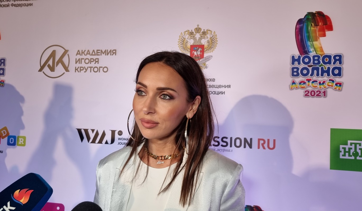 Больше не скрывает: Алсу объяснила причину своего округлившегося живота