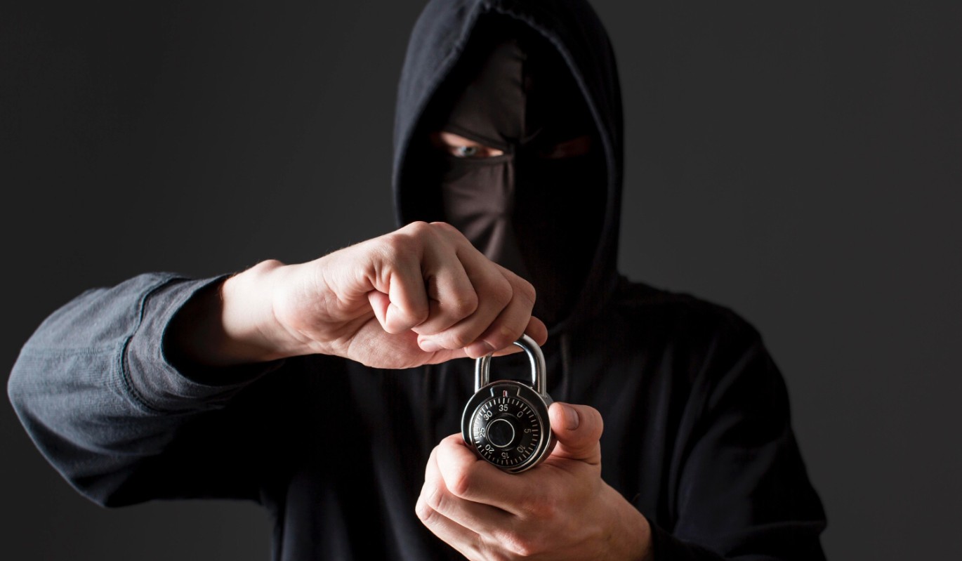 Долина открыла ящик Пандоры: как пенсионеры отбирают квартиры у честных покупателей