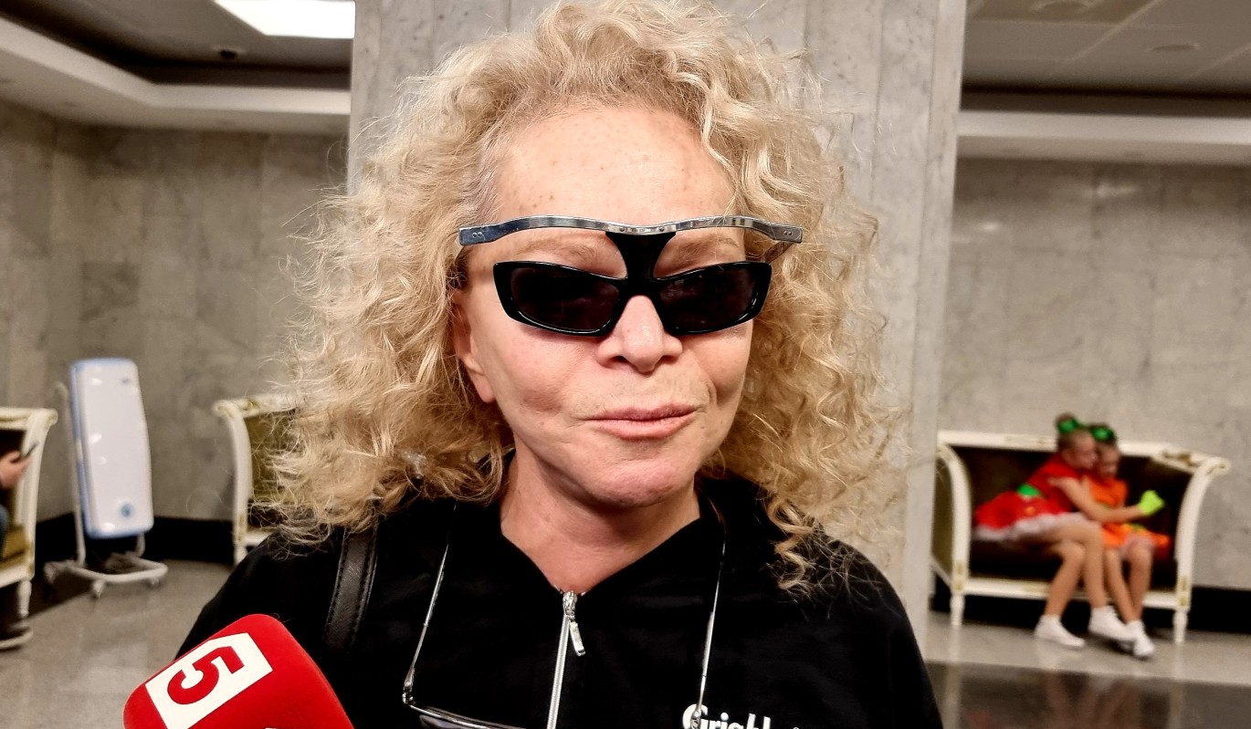 "Продажи растут": PR-эксперт раскрыл, как бойкот Долиной обернулся для нее золотым дождем