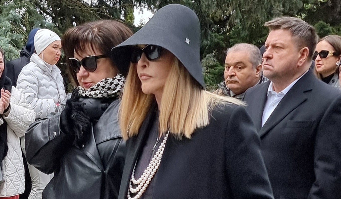 "Ее заставили это сделать!": критик Соседов раскрыл, как на самом деле Пугачева отважилась на важное решение в своей жизни