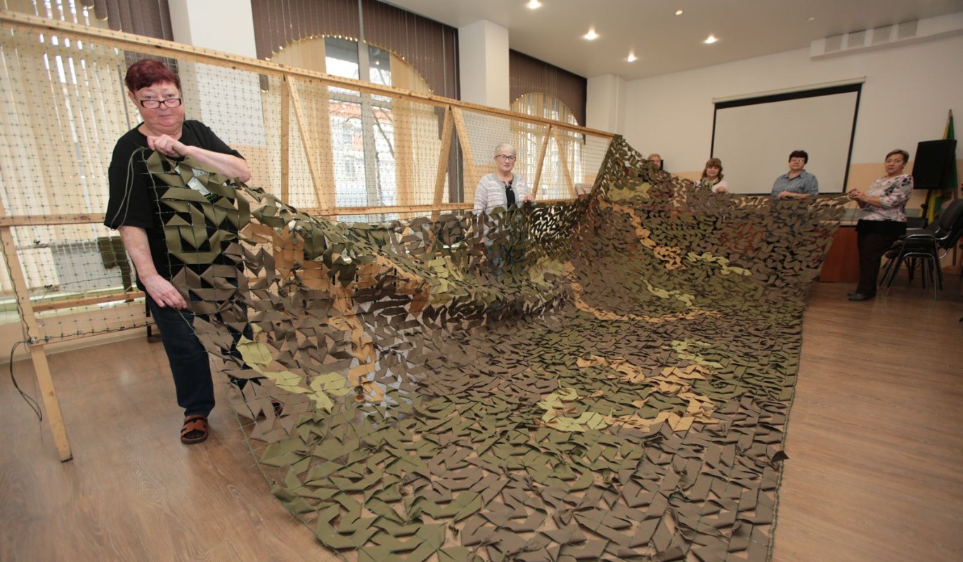 Жители Восточного Дегунина помогают участникам СВО