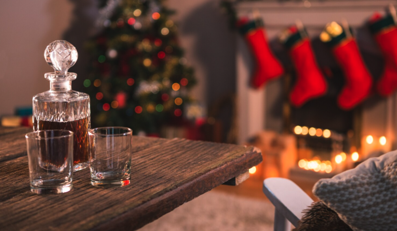 Россияне предпочитают отечественные напитки на новогоднем столе: исследования выявили новый тренд