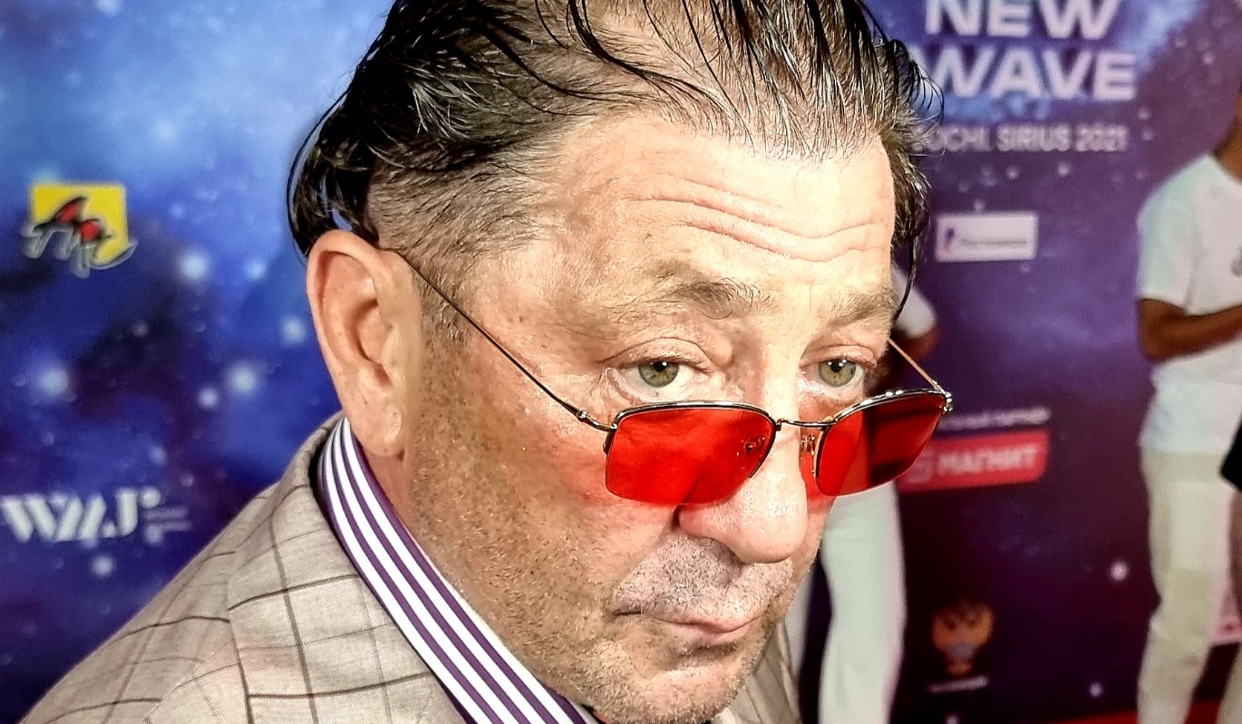 Отменивший свадьбу Лепс воссоединился с бывшей женой и детьми