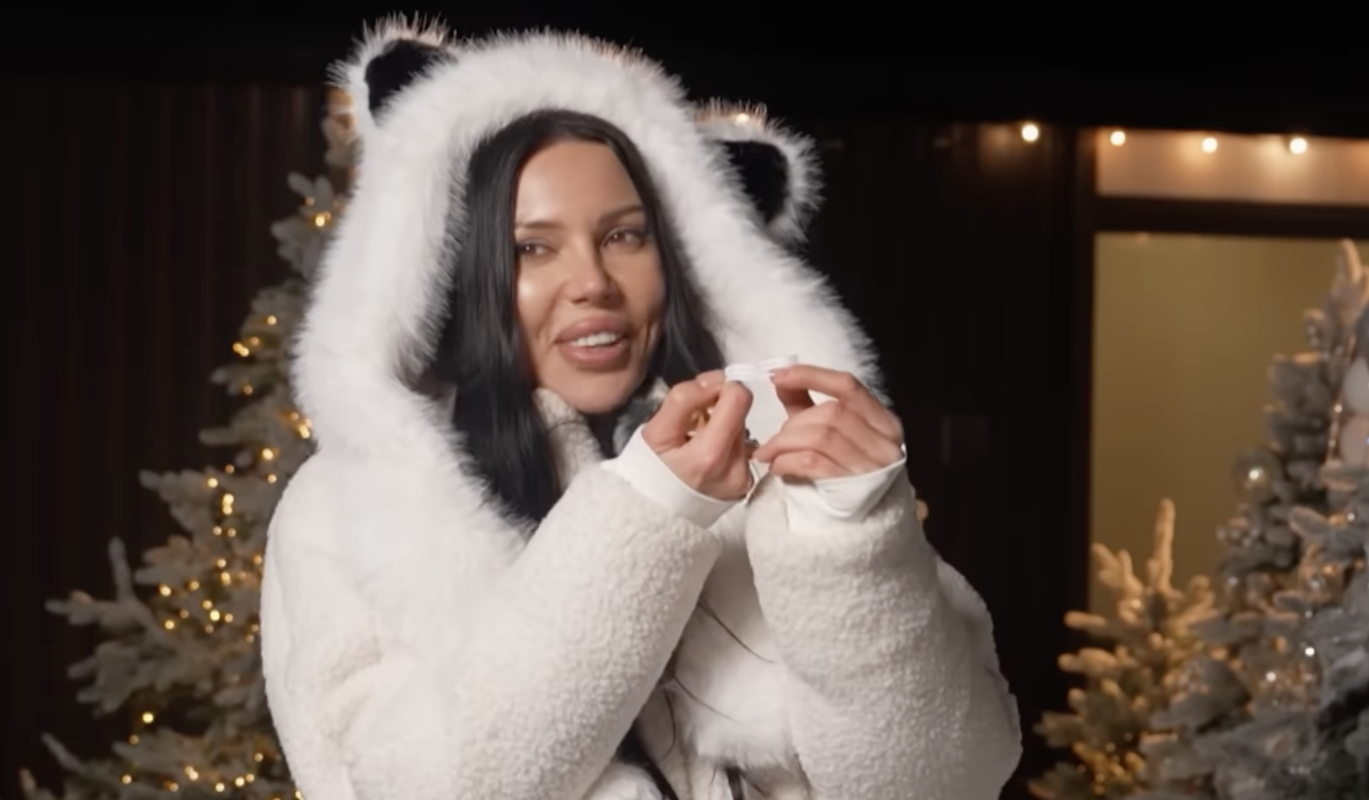 "Приезжал пару раз за все время": Самойлова призналась, что уже давно живет одна