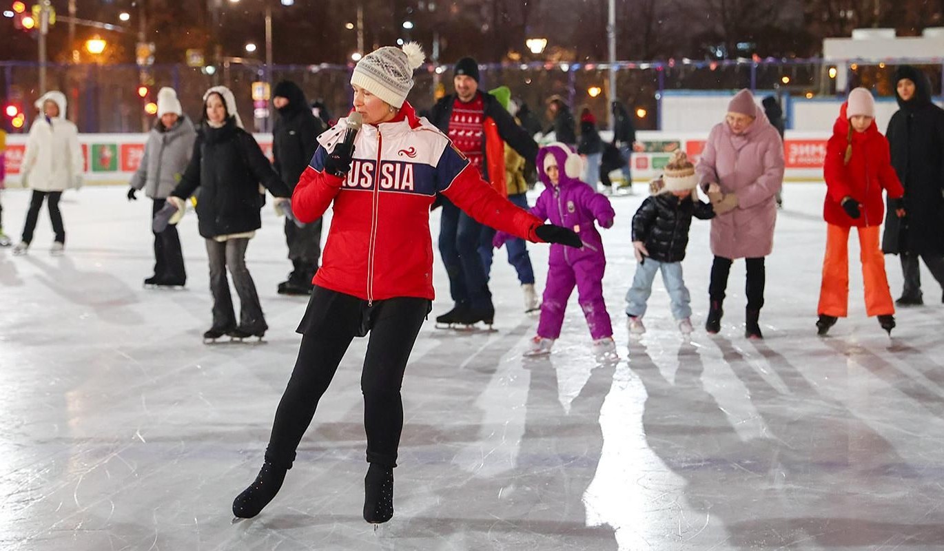 На катках ЮЗАО проходят мероприятия в поддержку участников СВО