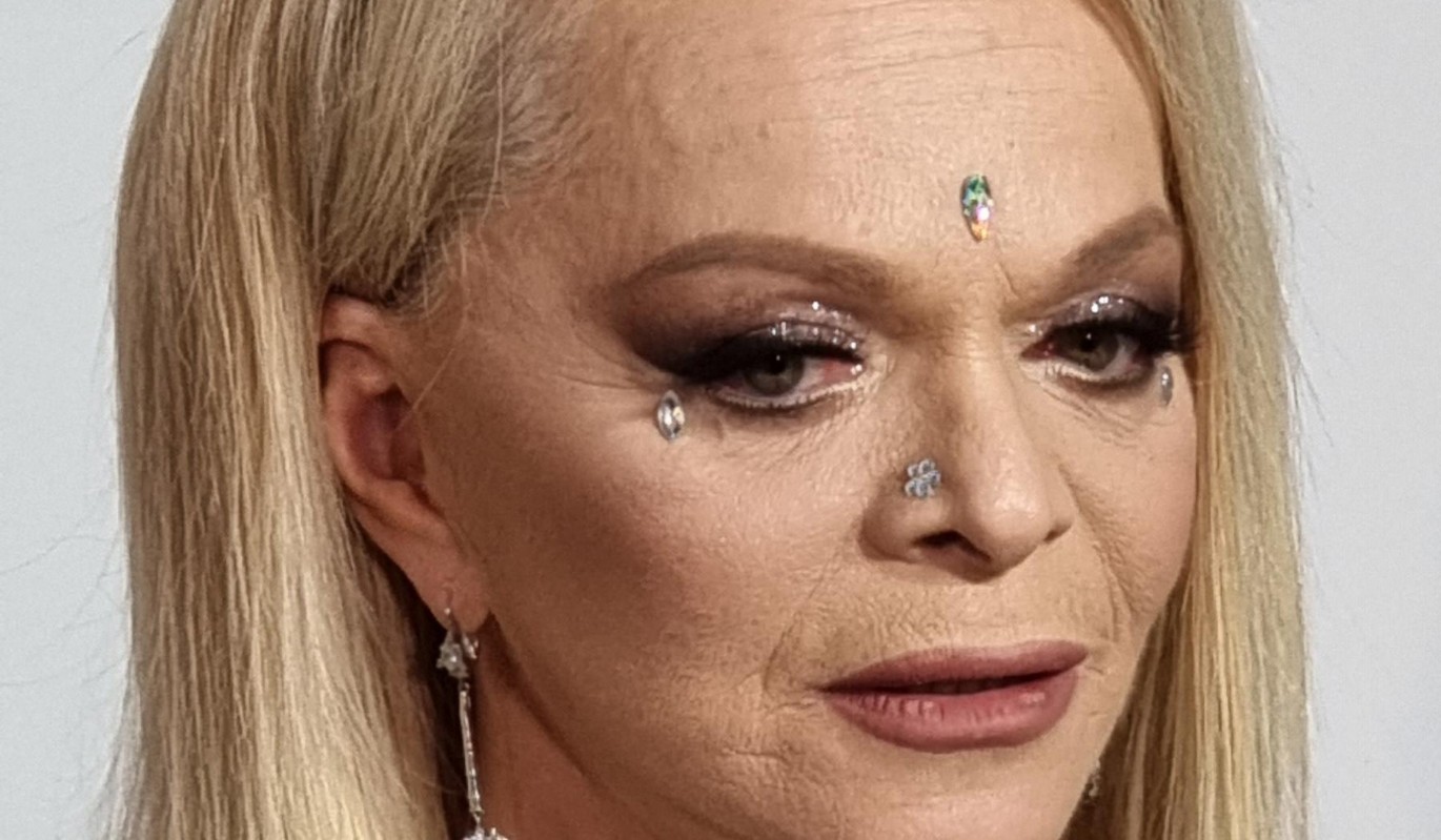 Стало известно, куда Долина экстренно эвакуировала вещи из спорной квартиры