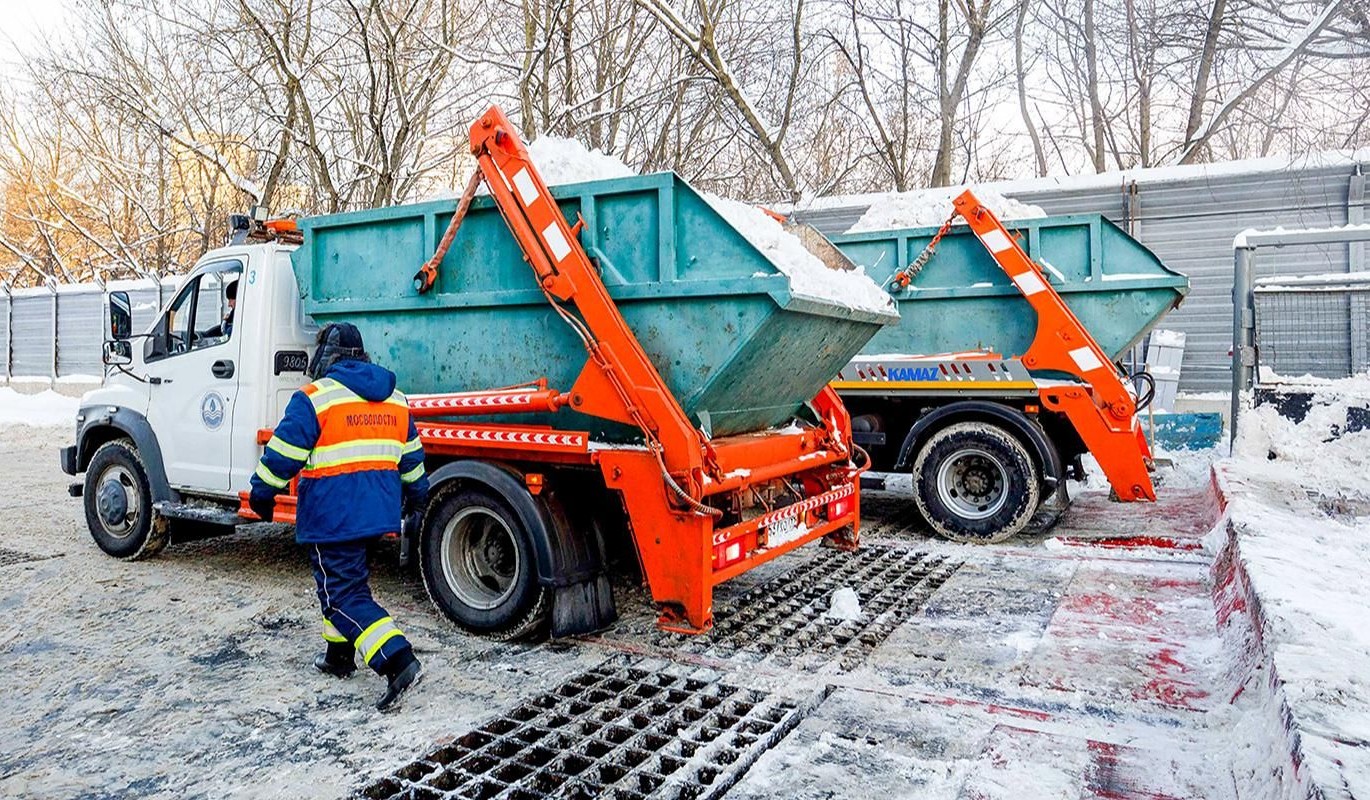Москва против снежной стихии: как город справляется с рекордными снегопадами