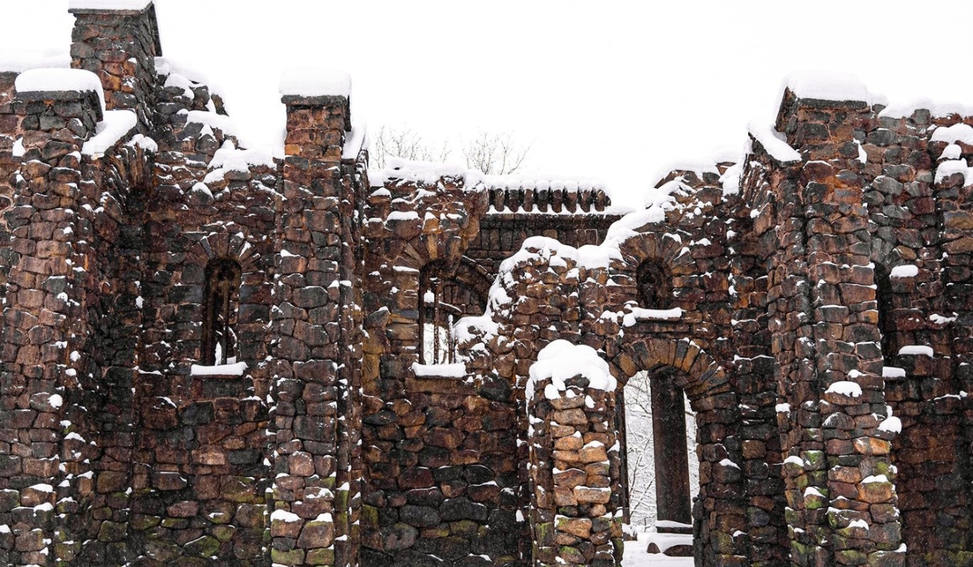 Увидеть средневековый замок в Москве смогут посетители кинопарка "Москино" 