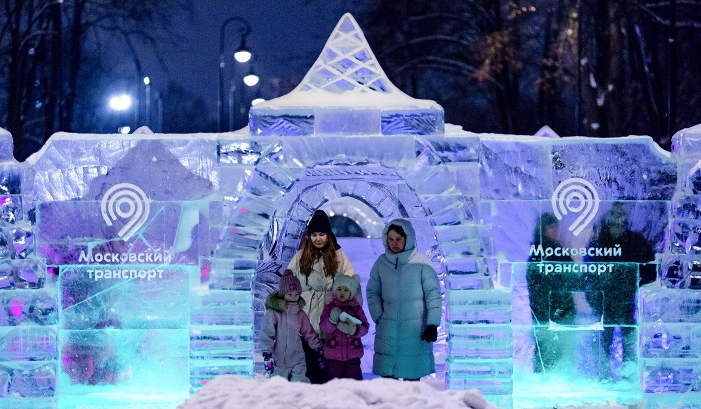 Северный речной вокзал приглашает посетить ледяной городок