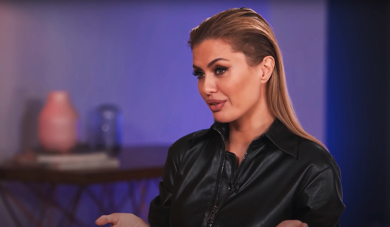 Боня внезапно завалила дочь роскошными подарками после возмущений ее тратами