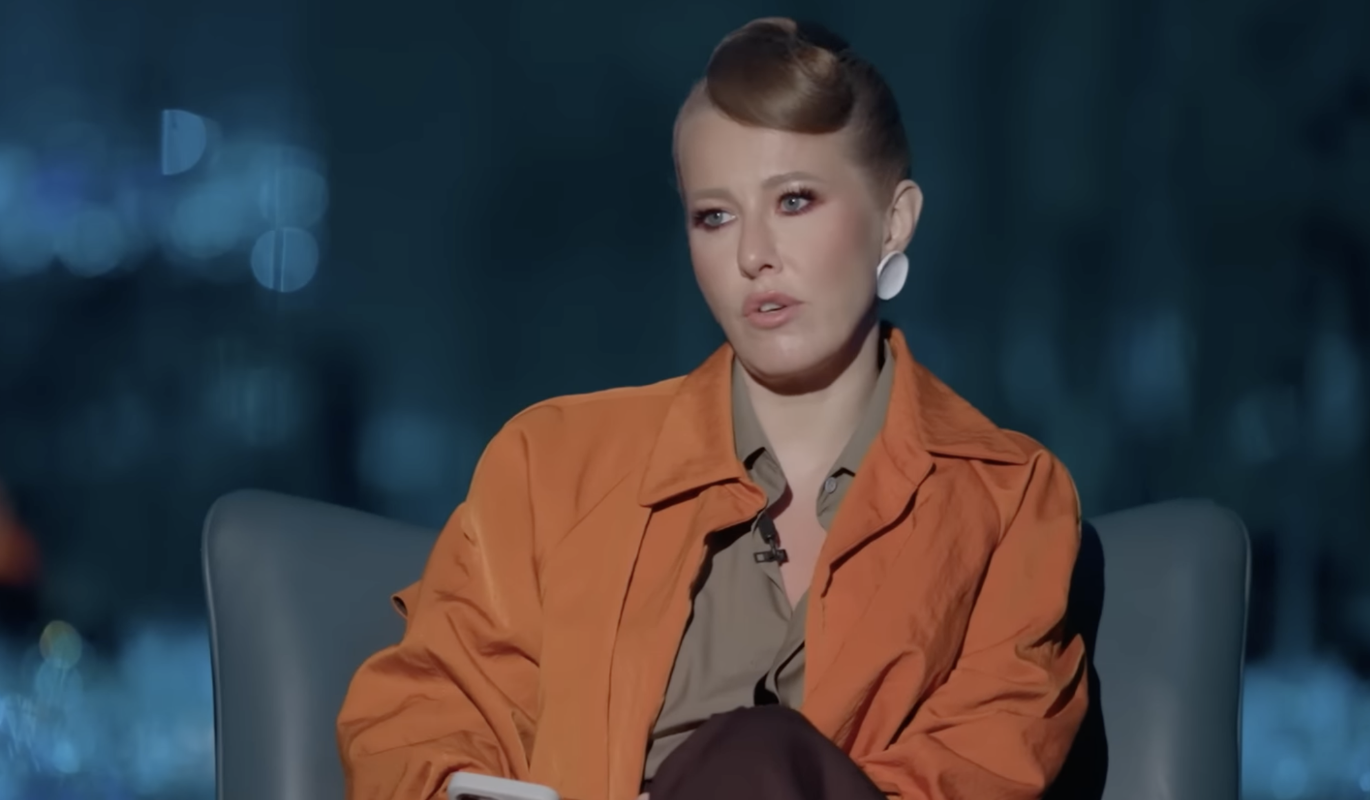 Фараоны, мрамор и миллиард рублей: Собчак впервые показала, как живет в самом загадочном доме Москвы