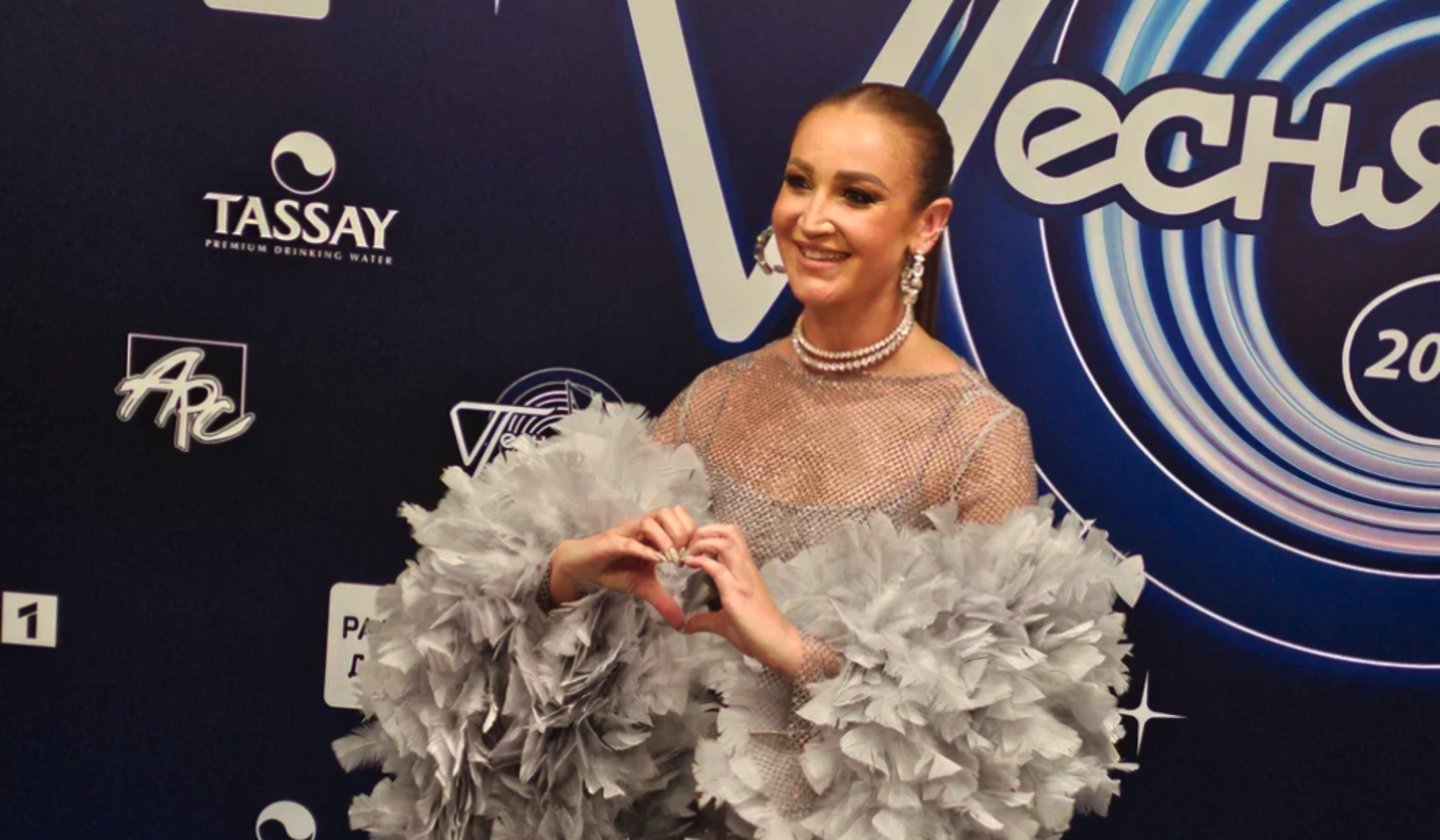 Бузова твердо решила совмещать семью и карьеру: Будет день любви и семьи