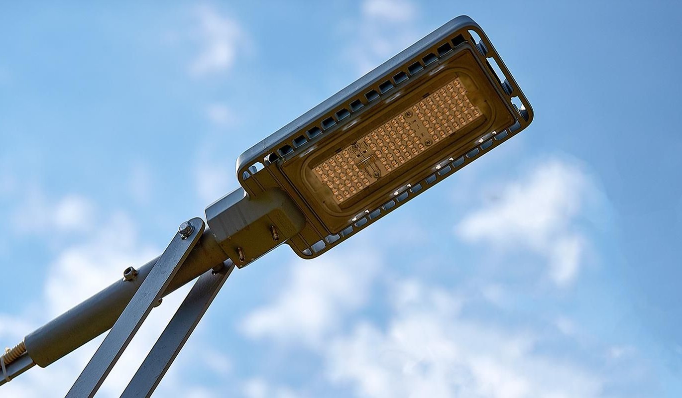 На юге столицы стало светлее: систему городского освещения модернизировали