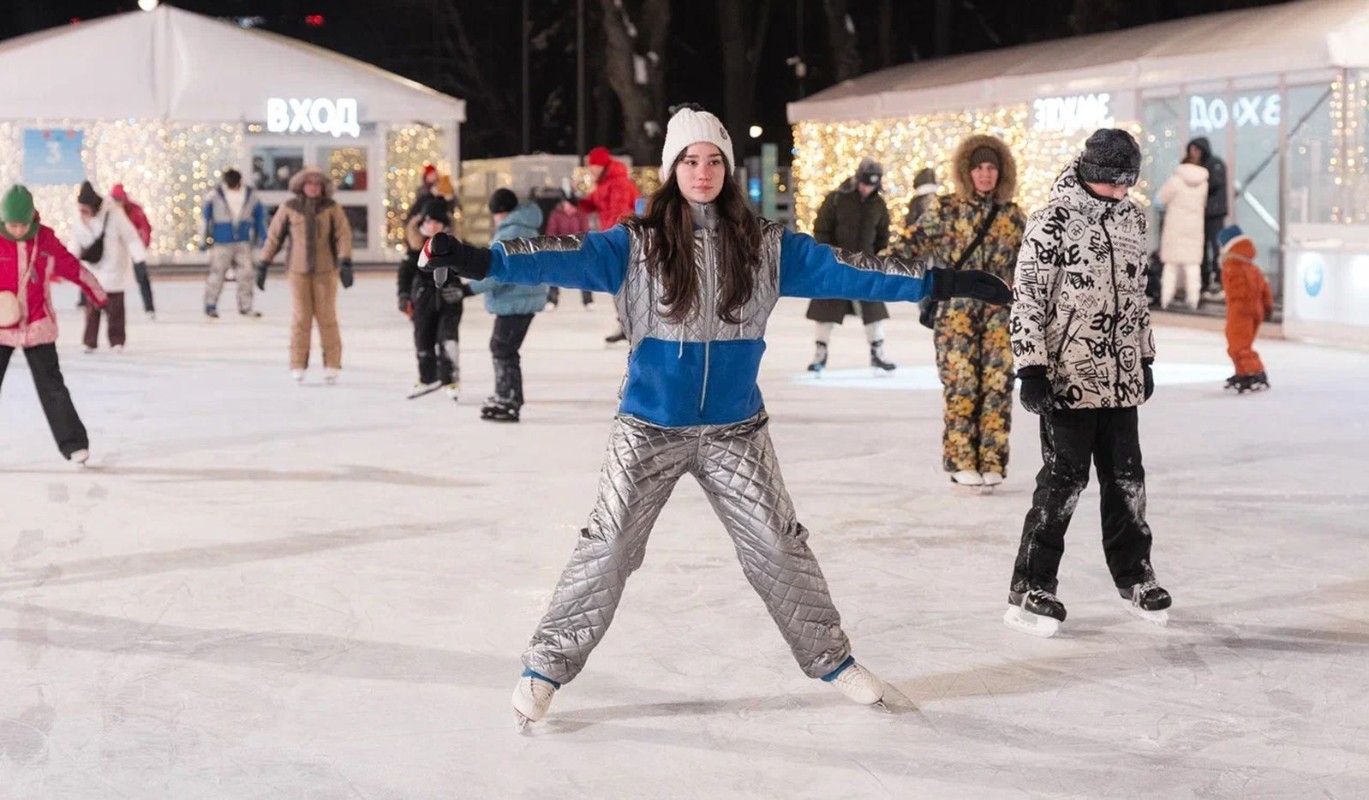 Северный речной вокзал приглашает научиться фигурному катанию