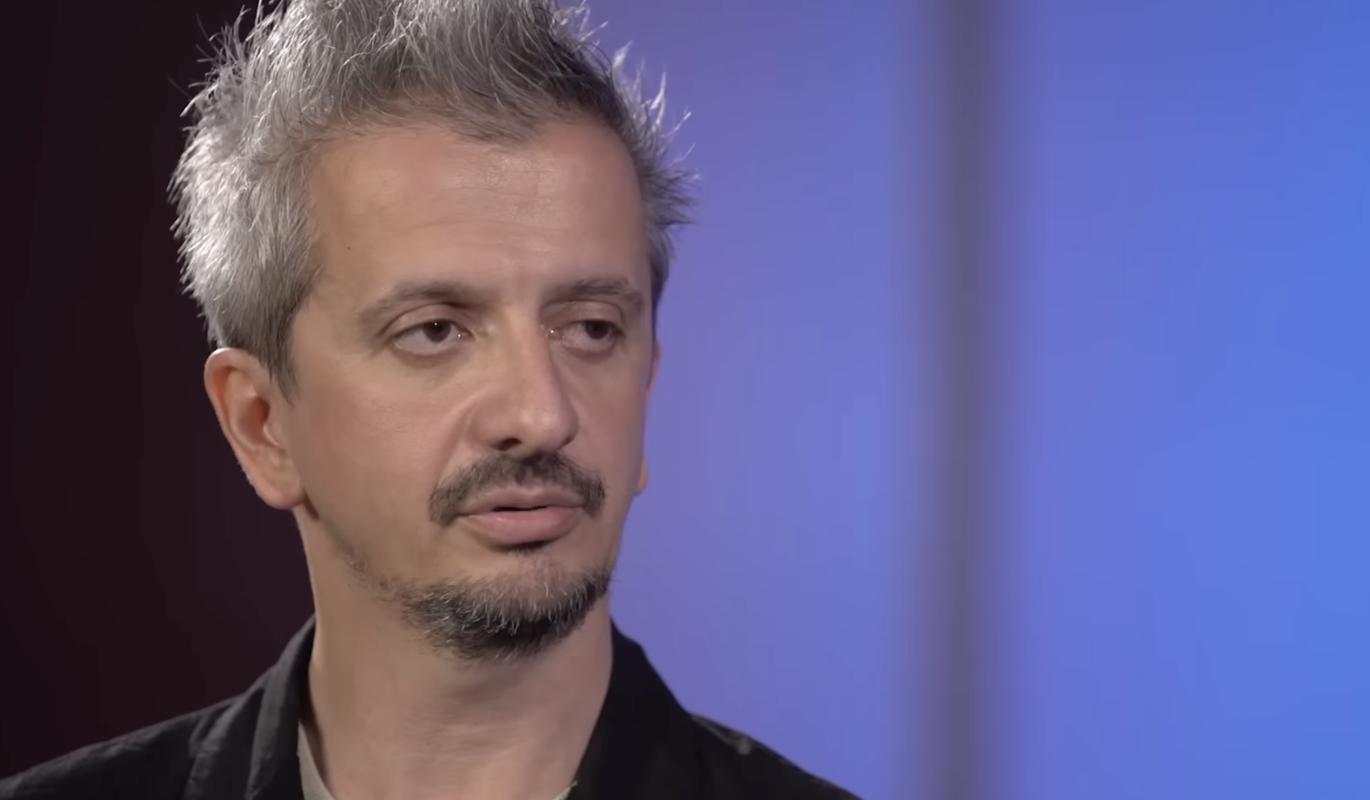 "Желаю удачи и терпения": Константин Богомолов внезапно ушел из Школы-студии МХАТ на фоне скандала с назначением