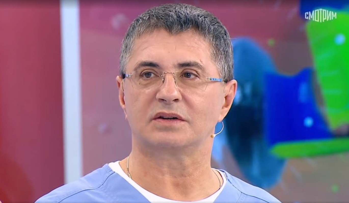 Активно мутирует: доктор Мясников рассказал правду о новой пугающей лихорадке из Амазонии