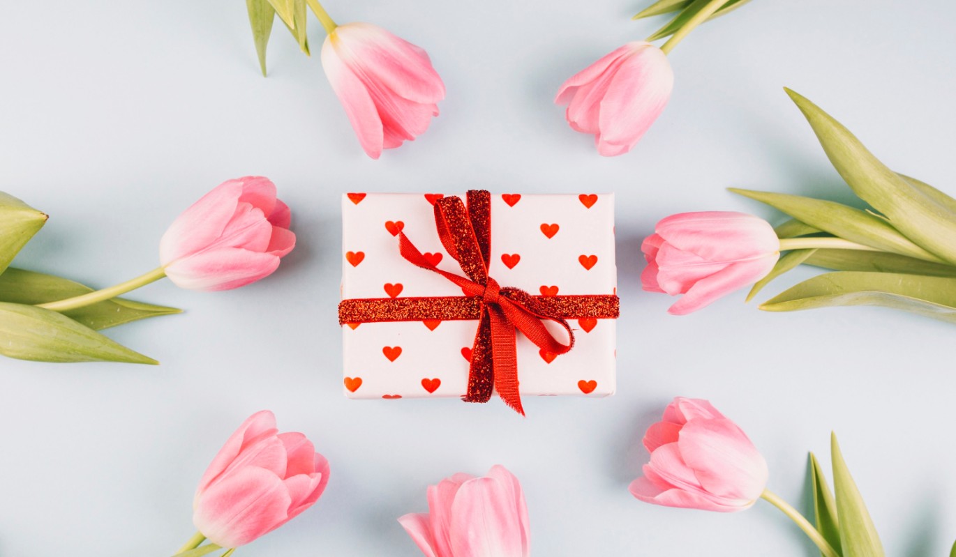Что подарить на праздник 8 марта – идеи подарков