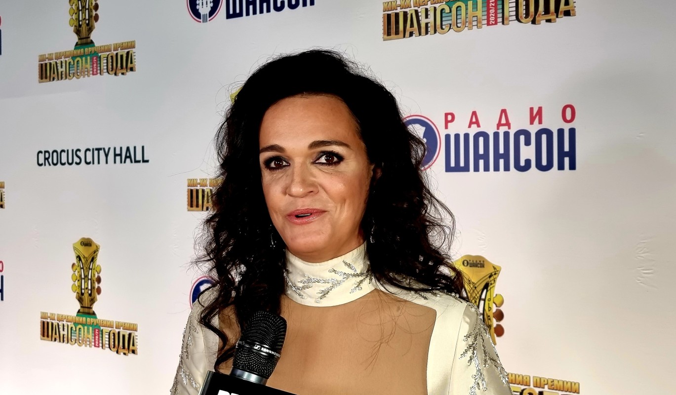 Опозорившаяся певица Слава публично плюнула в своих фанатов