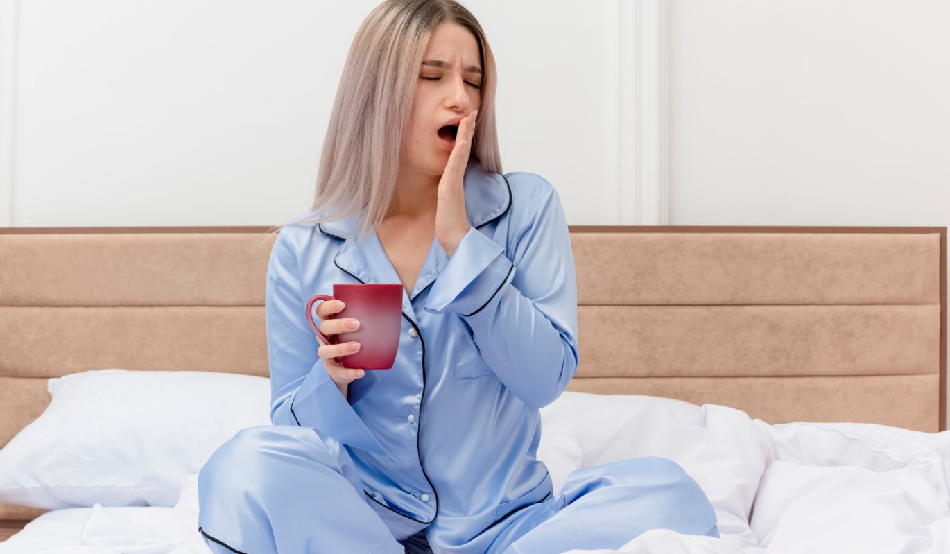 Эта ягода вмиг избавит от бессонницы: секрет крепкого сна, который скрывался в обычном стакане сока