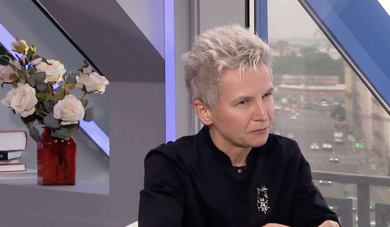 "Даже когда она молчит, она транслирует": Светлана Сурганова – о невероятной манкости Елены Яковлевой