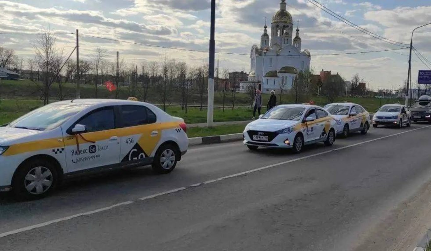 Подмосковные ветераны ВОВ получили увеличенный лимит на бесплатное такси