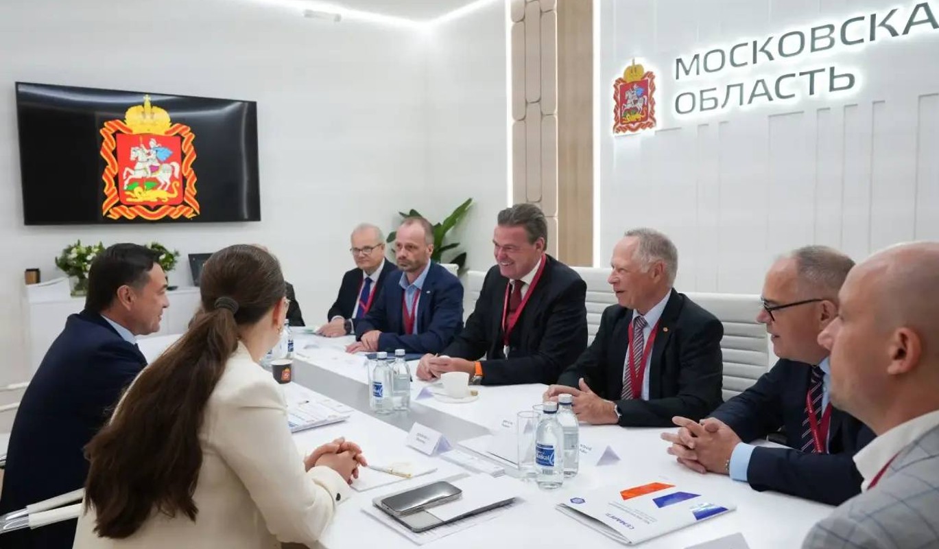 Воробьев на ПМЭФ обсудил с главой РГВП сохранение немецкого бизнеса в Подмосковье