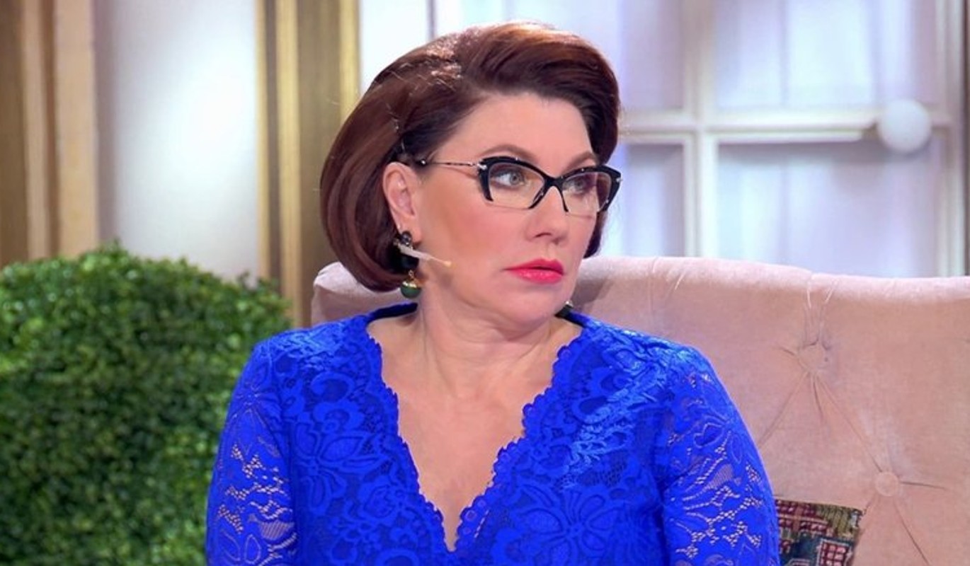 "Сдайте меня в психушку!": 64-летняя Роза Сябитова сделала шокирующее заявление о молодом любовнике 