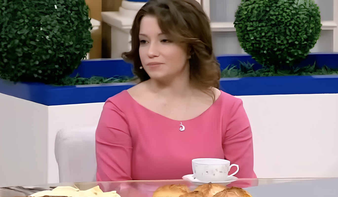 Дочь Сябитовой обнажилась перед хейтерами: спустила штаны и показала трусы