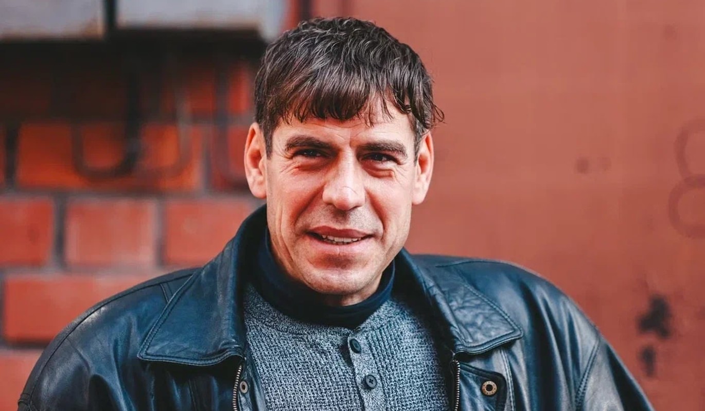 Раздраженный Дмитрий Дюжев едва не разбил камеру журналиста, но извинился