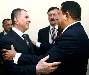 Игорь Сечин и Уго Чавес. Фото: Reuters
