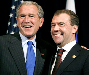 Джордж Буш и Дмитрий Медведев. Фото: Reuters