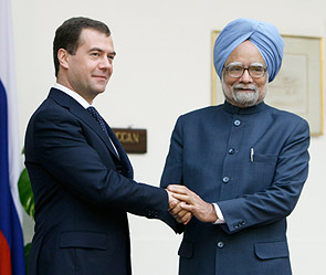 Дмитрий Медведев и Манмохан Сингх.  Фото: ИТАР-ТАСС