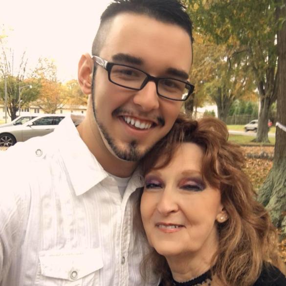 Пенсионерка нашла юного жениха на похоронах сына